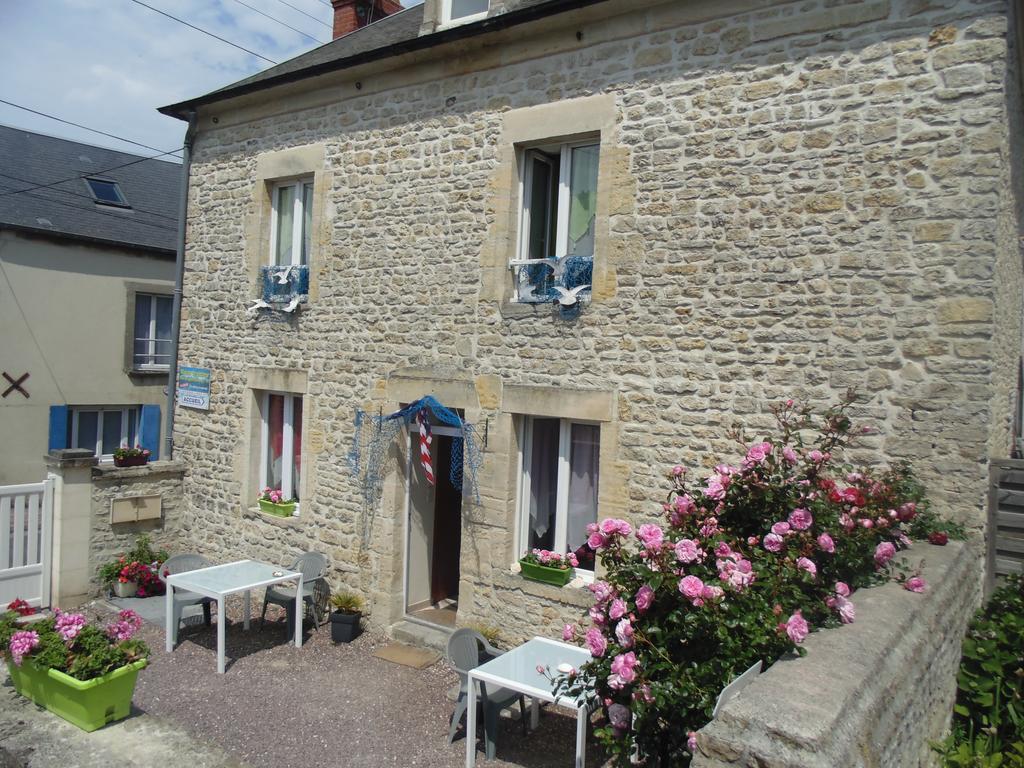 Gites de Mer Port-en-Bessin-Huppain Zimmer foto