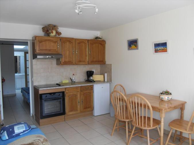 Gites de Mer Port-en-Bessin-Huppain Zimmer foto
