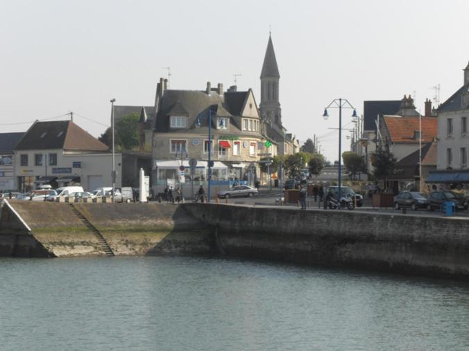 Gites de Mer Port-en-Bessin-Huppain Zimmer foto