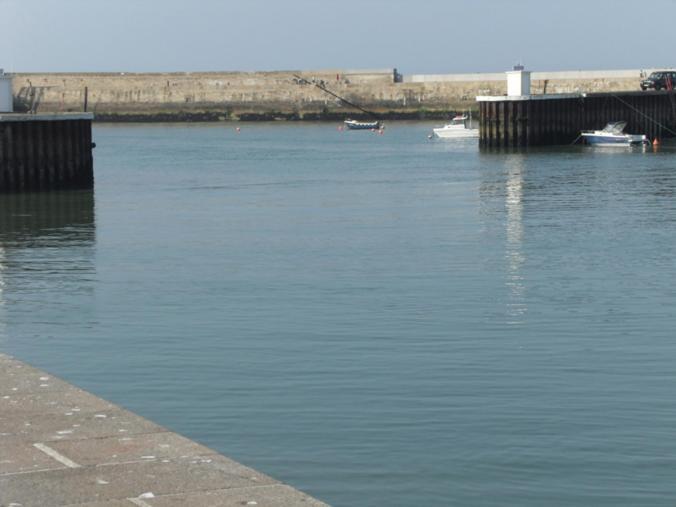 Gites de Mer Port-en-Bessin-Huppain Zimmer foto